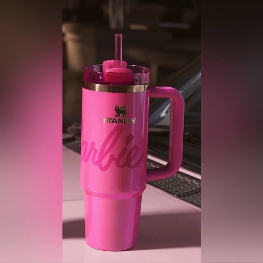 🎉LAST‎ CHANCE🎉Limited edition Stanley BARBIE ICON 30 OZ QUENCHER